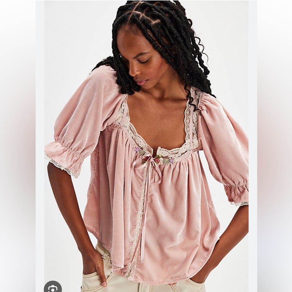 Free People Let's Voyage Velvet Rosebuds Lace Trims Vintage Top S - Picture 2 of 3